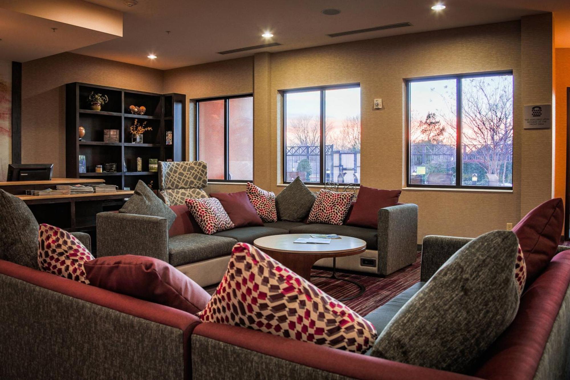 מלון Courtyard By Marriott נורמן מראה חיצוני תמונה