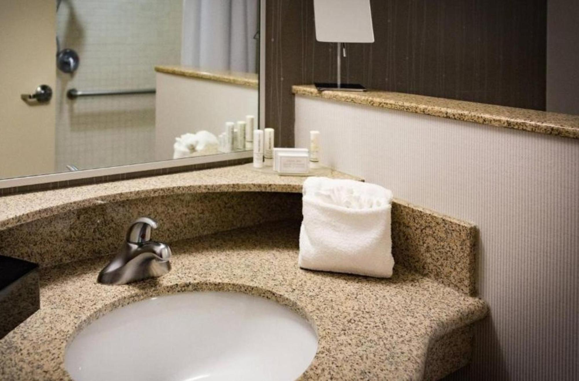 מלון Courtyard By Marriott נורמן מראה חיצוני תמונה